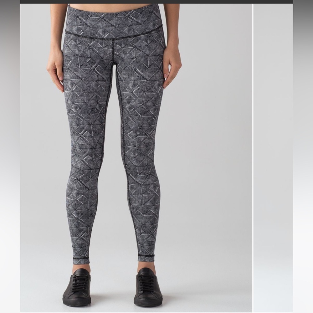 Lululemon‎ Wunder Under High-Rise 28” Leggings Black White Geometric Print Sz 6
